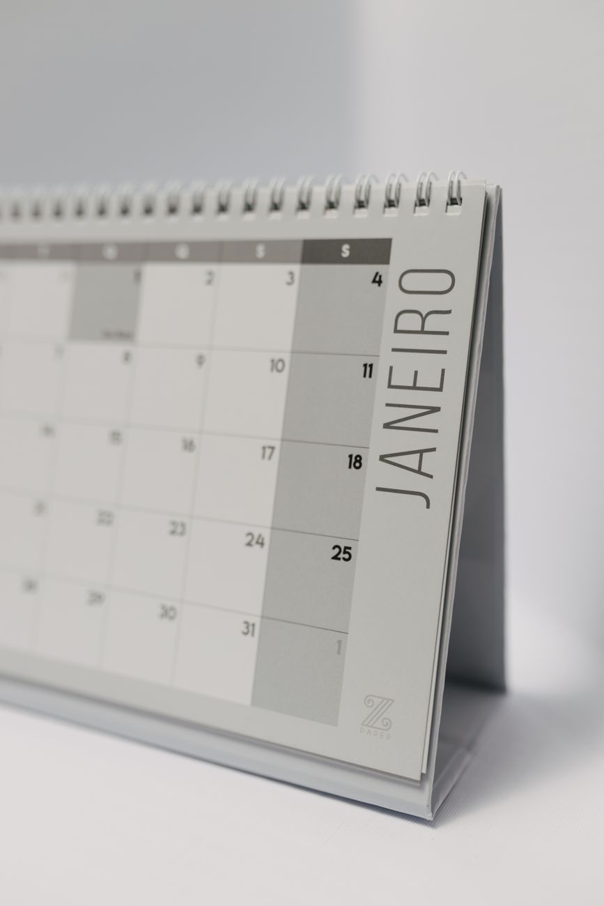 minimalist desk calendar showing january